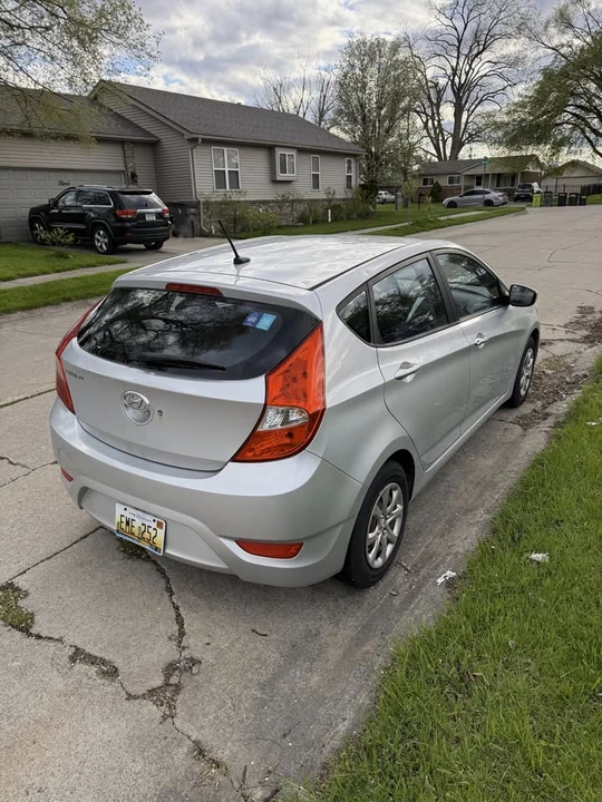 2014 Hyundai Accent - Image 3 of 8