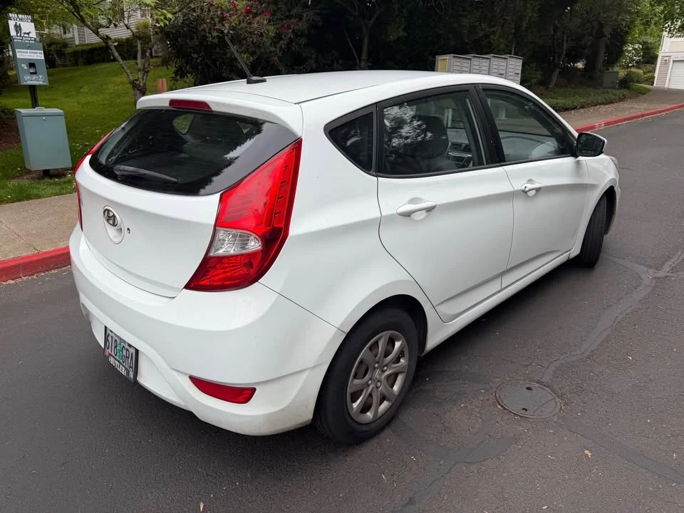2014 Hyundai Accent - Image 4 of 9