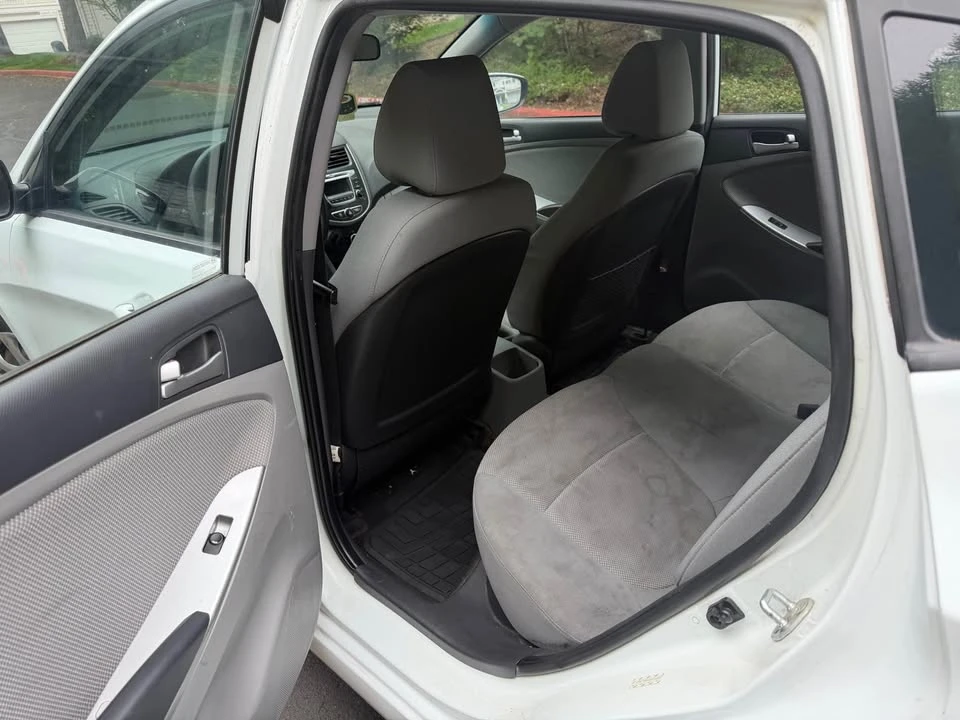 2014 Hyundai Accent - Image 8 of 9