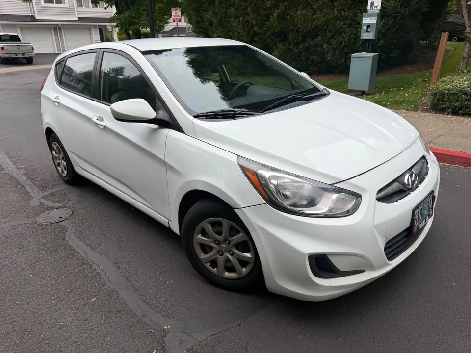 2014 Hyundai Accent - Image 3 of 9