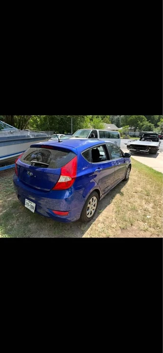 2014 Hyundai Accent - Image 2 of 2