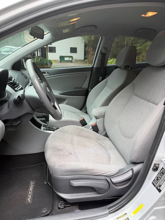 2014 Hyundai Accent - Image 8 of 13