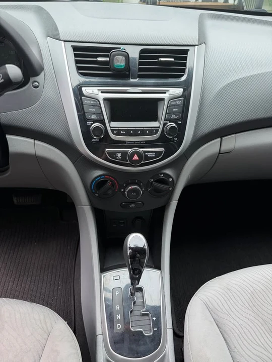 2014 Hyundai Accent - Image 10 of 13