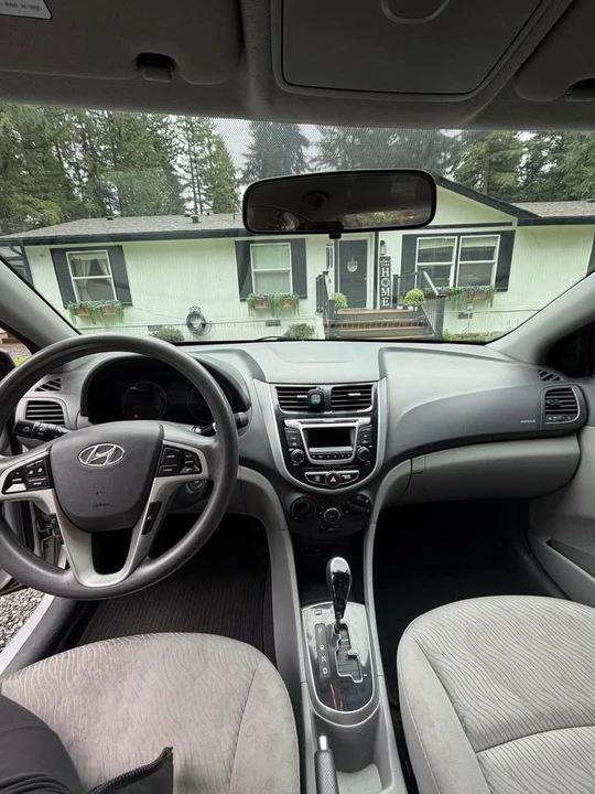 2014 Hyundai Accent - Image 9 of 13