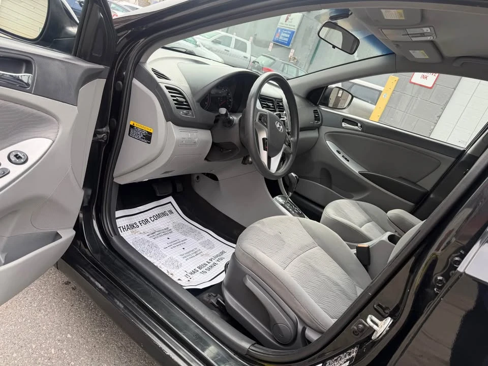2014 Hyundai Accent - Image 10 of 11