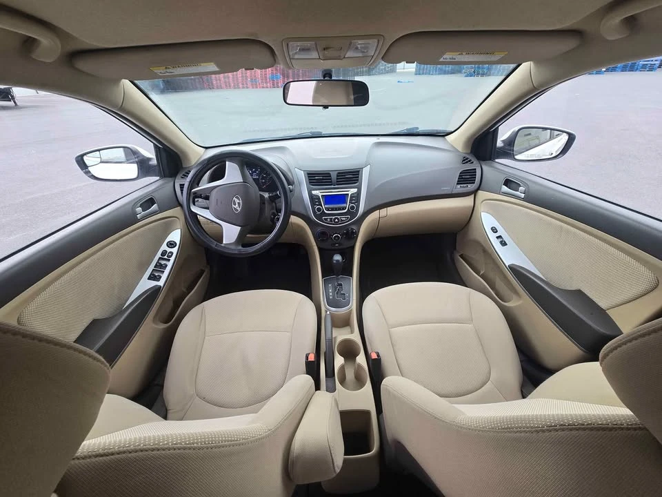 2014 Hyundai Accent - Image 6 of 10