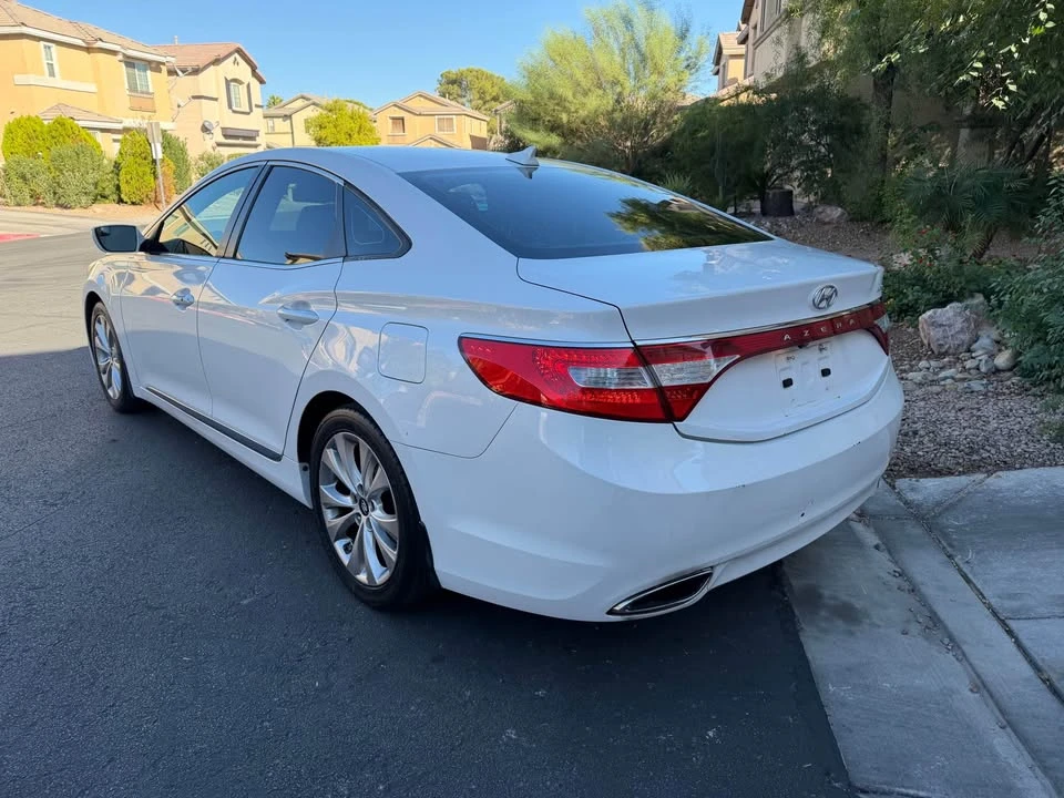 2014 Hyundai Azera - Image 5 of 17