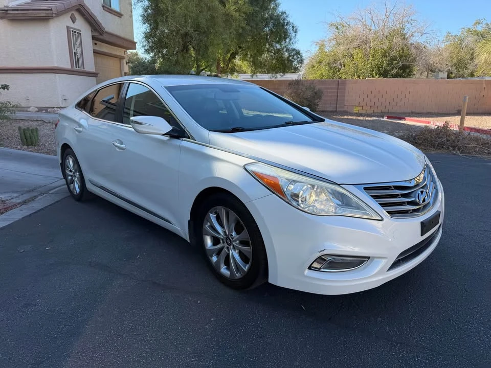 2014 Hyundai Azera - Image 3 of 17