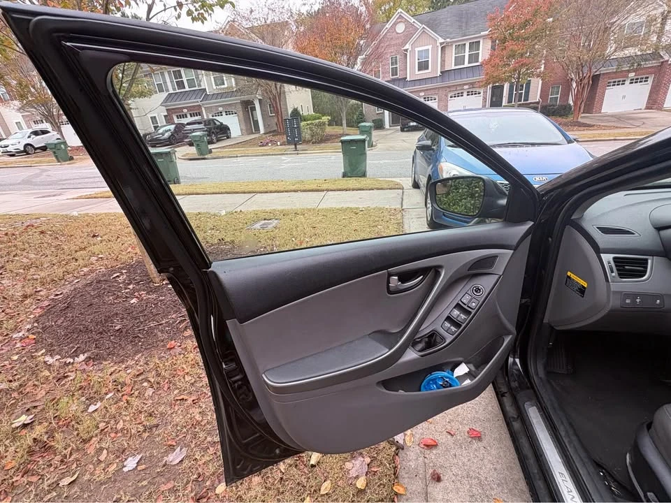 2014 Hyundai Elantra - Image 4 of 8