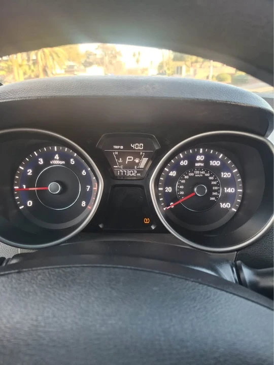 2014 Hyundai Elantra - Image 6 of 12