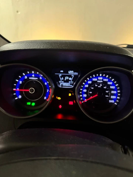2014 Hyundai Elantra - Image 2 of 9