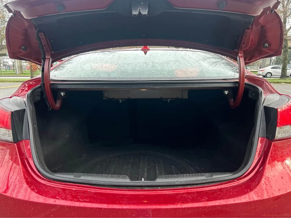 2014 Hyundai Elantra - Image 10 of 17