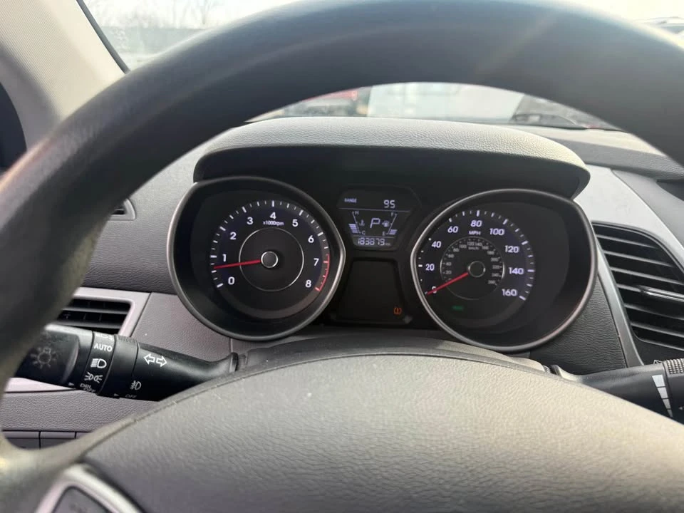 2014 Hyundai Elantra - Image 6 of 7