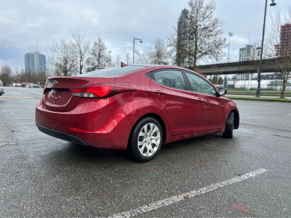 2014 Hyundai Elantra - Image 8 of 17