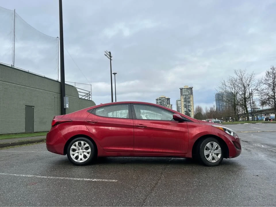 2014 Hyundai Elantra - Image 4 of 17