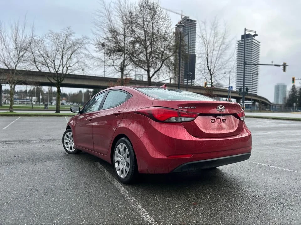 2014 Hyundai Elantra - Image 6 of 17