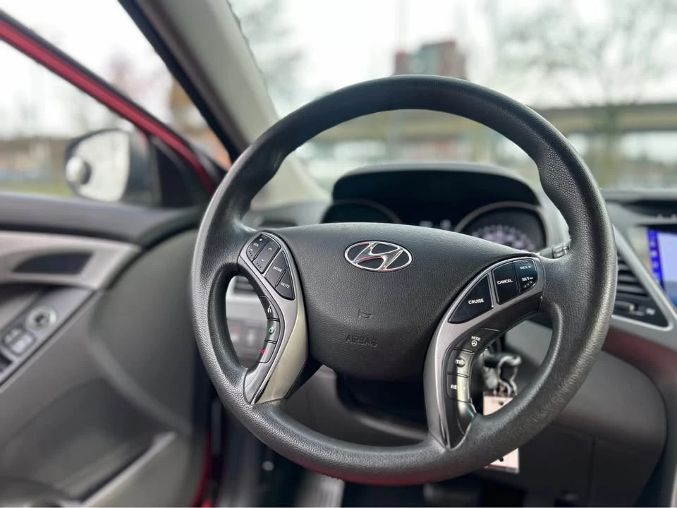 2014 Hyundai Elantra - Image 15 of 17