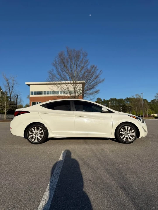 2014 Hyundai Elantra - Image 3 of 13