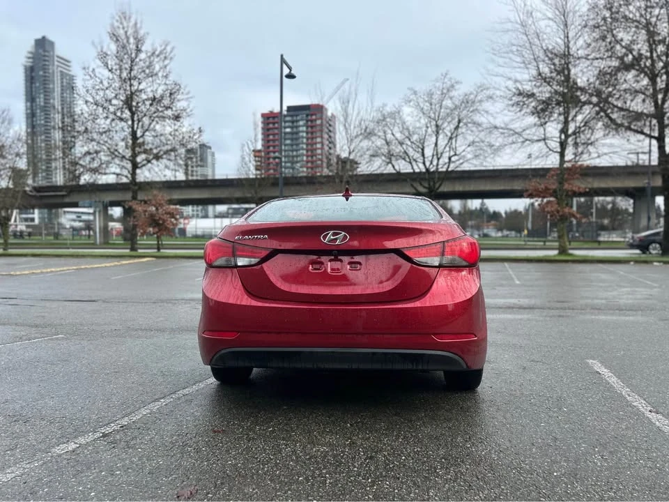 2014 Hyundai Elantra - Image 7 of 17