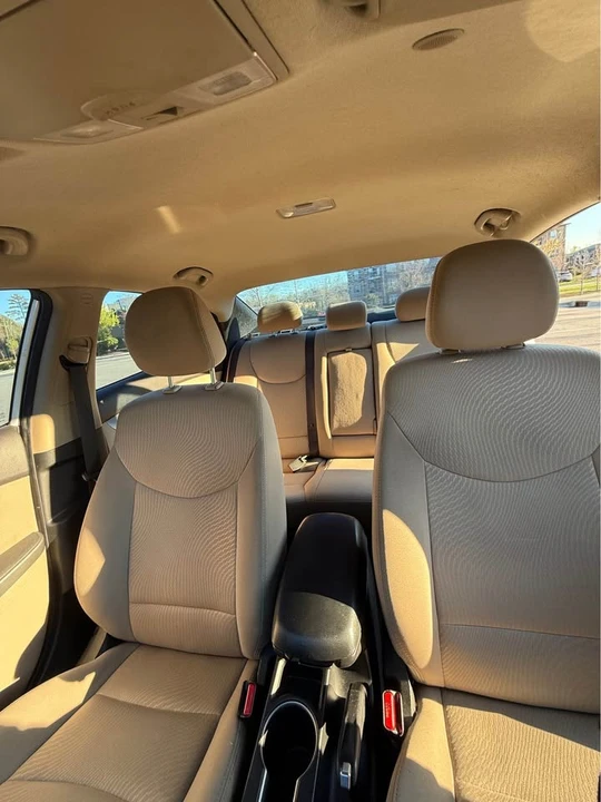 2014 Hyundai Elantra - Image 9 of 13