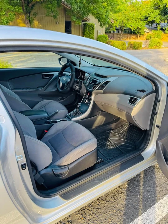 2014 Hyundai Elantra - Image 7 of 11
