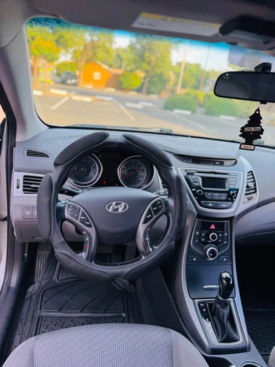 2014 Hyundai Elantra - Image 10 of 11