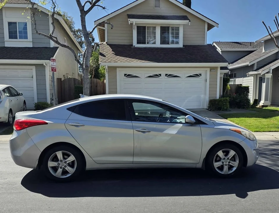 2014 Hyundai Elantra - Image 16 of 19
