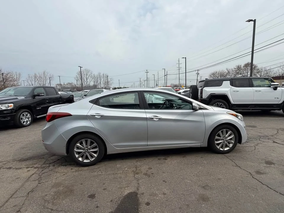 2014 Hyundai Elantra - Image 6 of 8