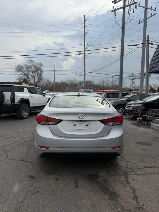 2014 Hyundai Elantra - Image 4 of 8