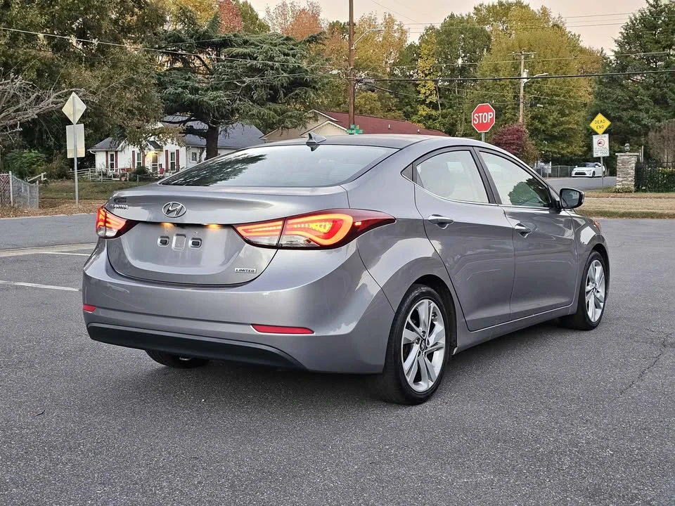 2014 Hyundai Elantra - Image 3 of 8