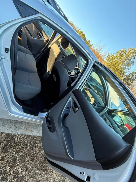 2014 Hyundai Elantra - Image 8 of 12