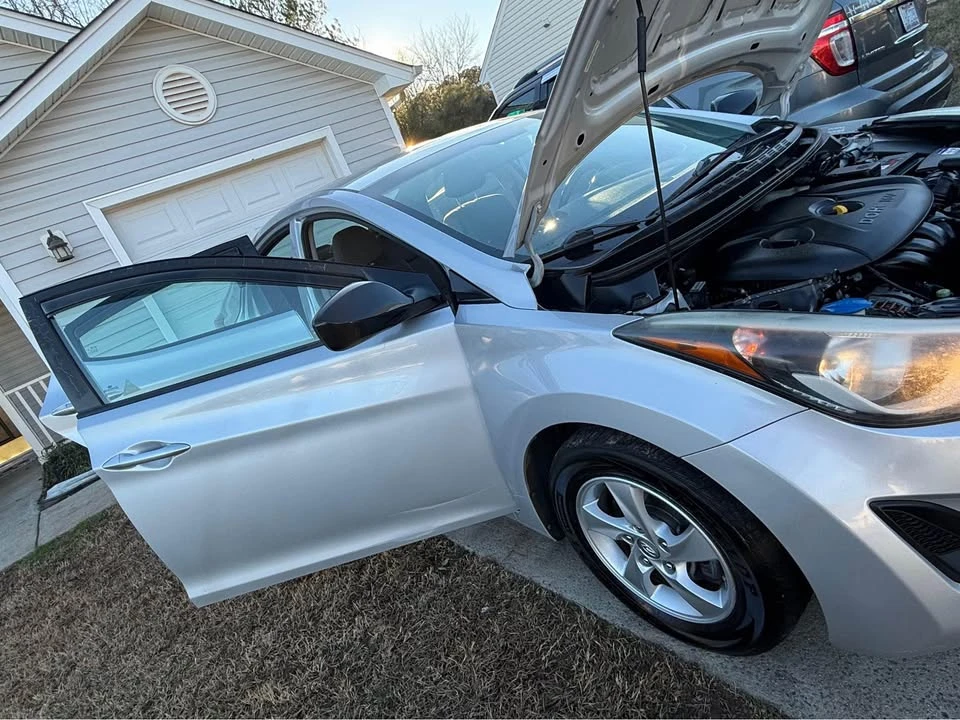 2014 Hyundai Elantra - Image 5 of 12