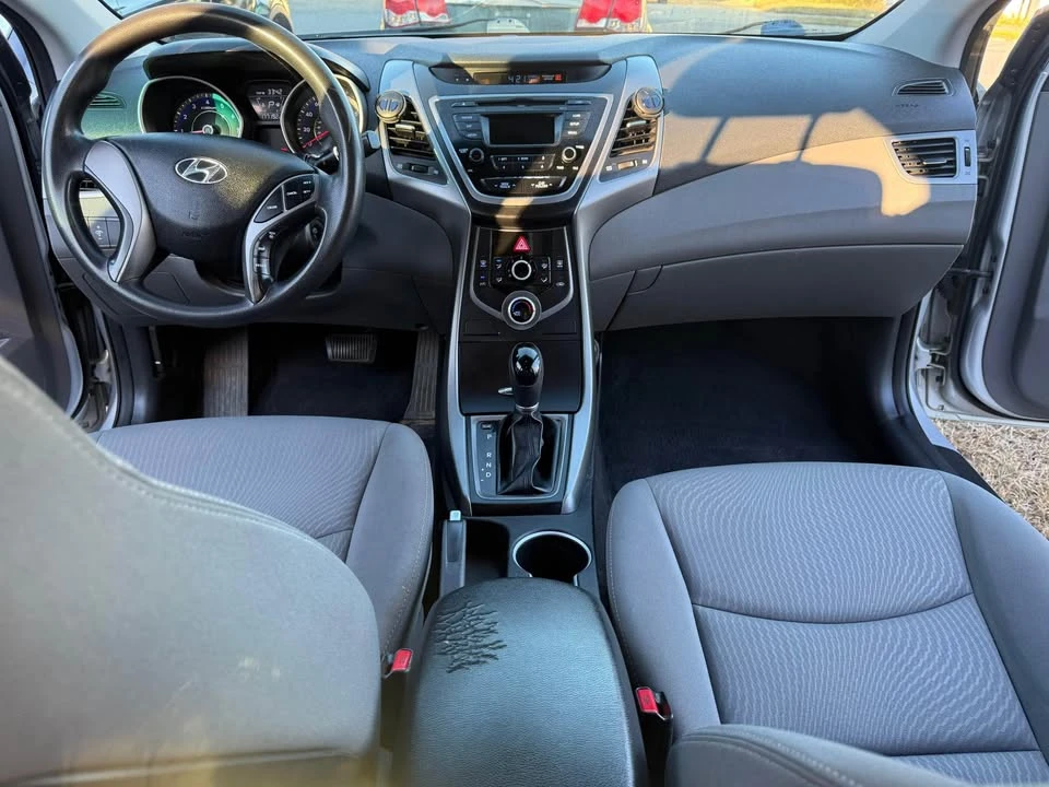 2014 Hyundai Elantra - Image 6 of 12