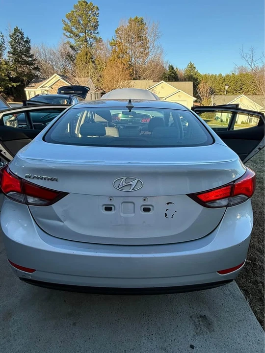 2014 Hyundai Elantra - Image 4 of 12