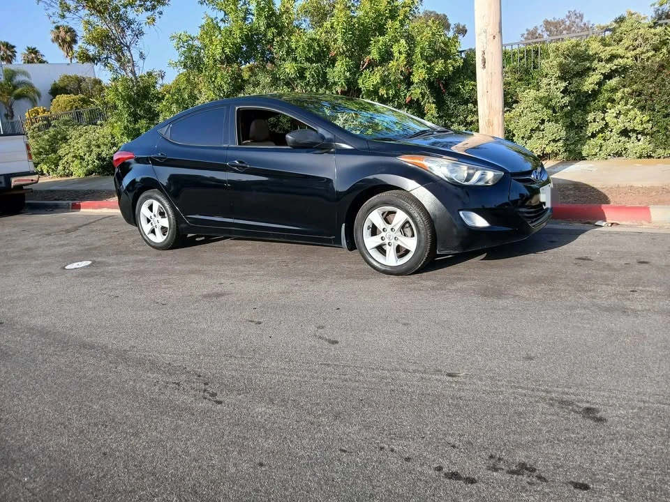 2014 Hyundai Elantra - Image 6 of 12