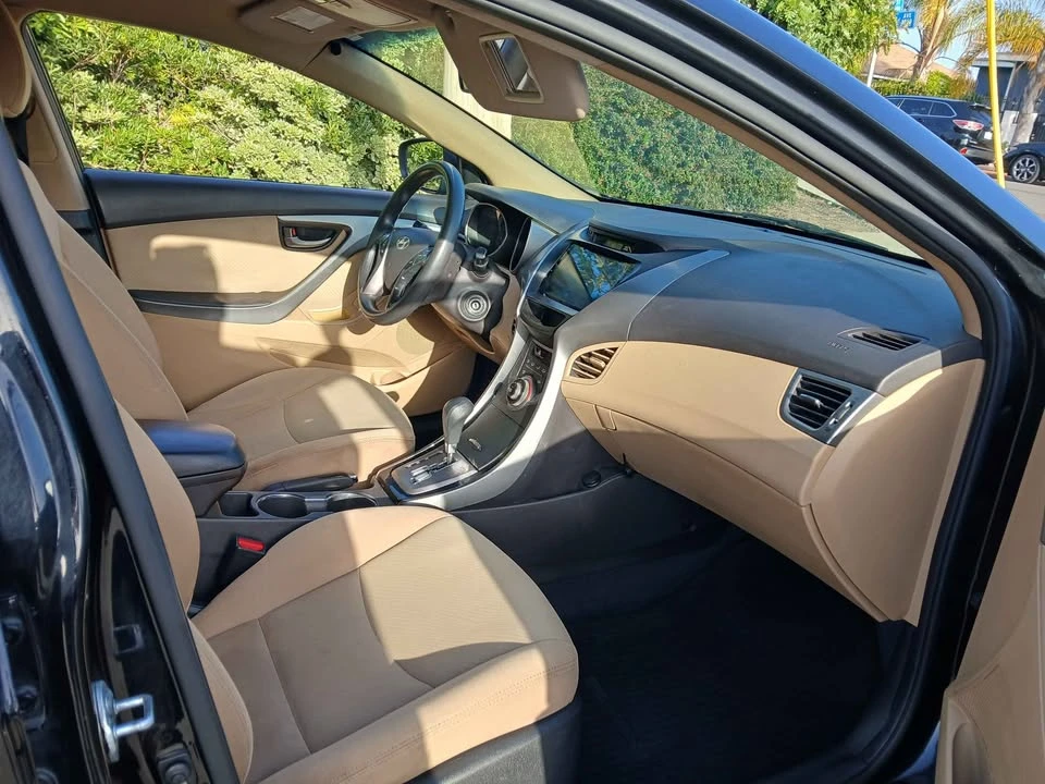 2014 Hyundai Elantra - Image 7 of 12