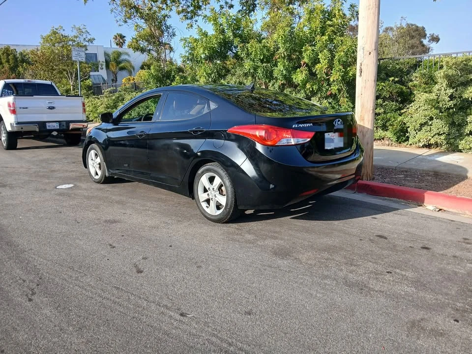 2014 Hyundai Elantra - Image 3 of 12