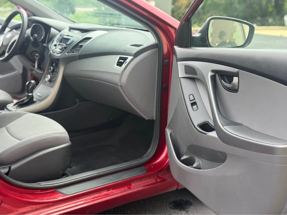 2014 Hyundai Elantra - Image 15 of 17