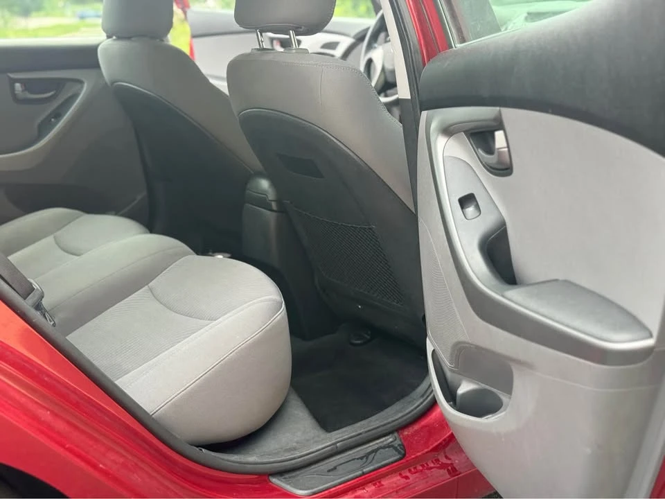 2014 Hyundai Elantra - Image 14 of 17