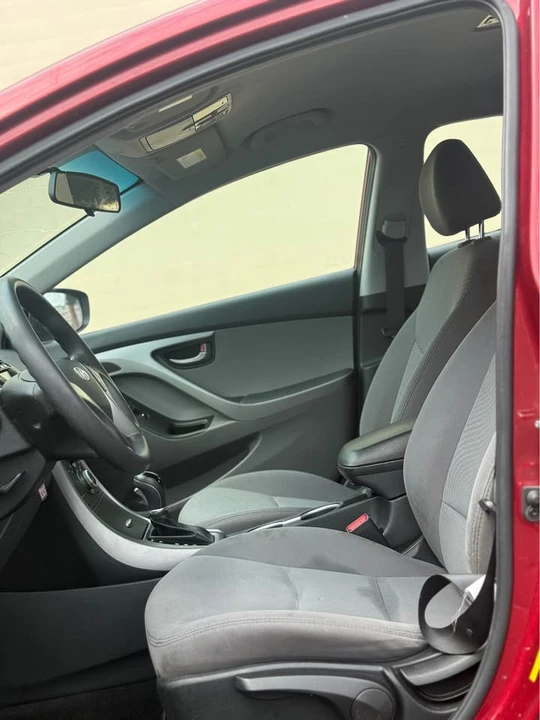2014 Hyundai Elantra - Image 10 of 17
