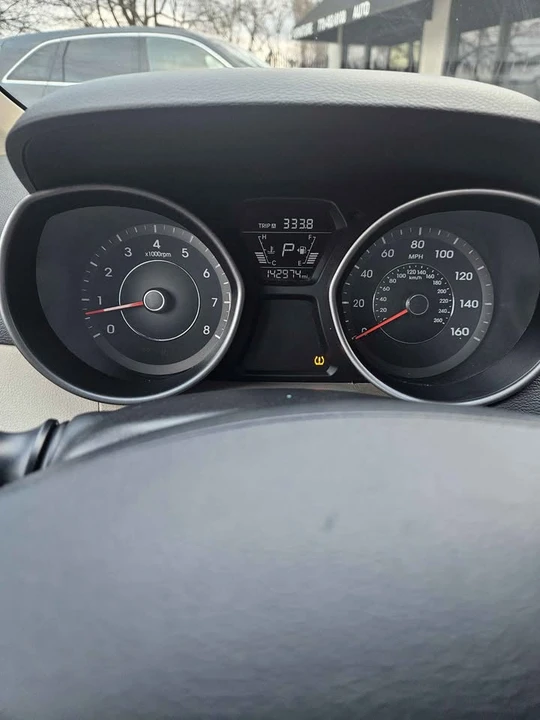 2014 Hyundai Elantra - Image 8 of 20