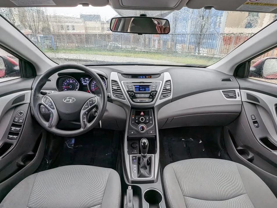 2014 Hyundai Elantra - Image 10 of 18