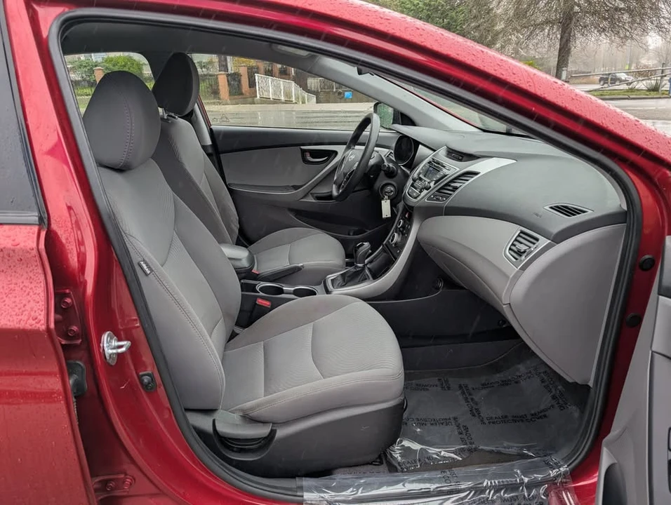 2014 Hyundai Elantra - Image 15 of 18