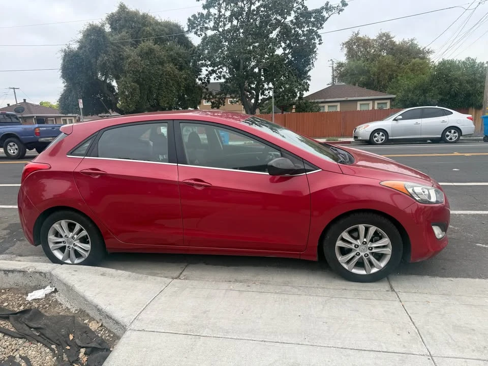 2014 Hyundai Elantra - Image 2 of 7