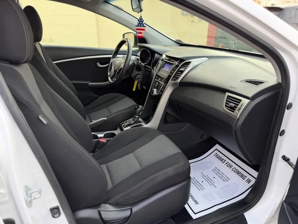 2014 Hyundai Elantra - Image 15 of 18
