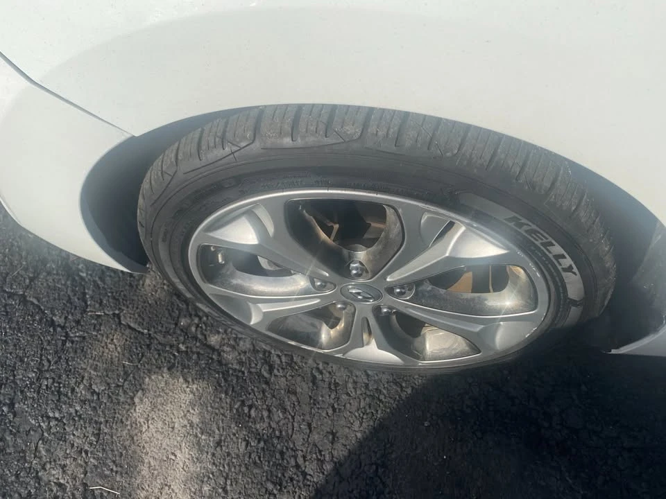 2014 Hyundai Elantra - Image 8 of 13