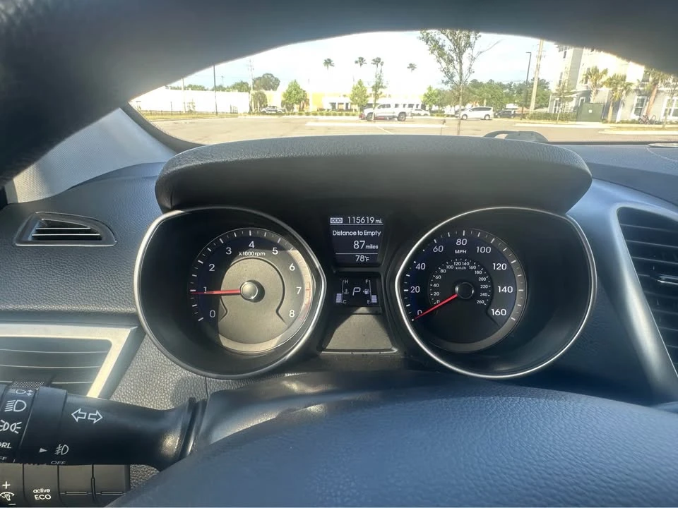 2014 Hyundai Elantra - Image 10 of 14