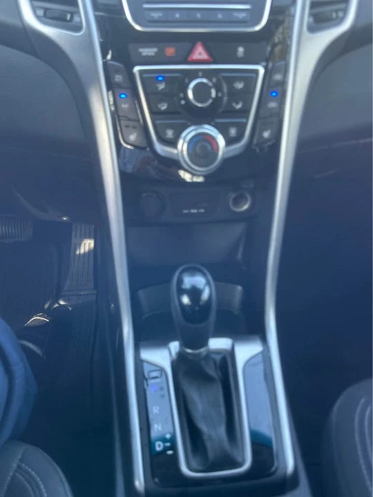 2014 Hyundai Elantra - Image 12 of 14