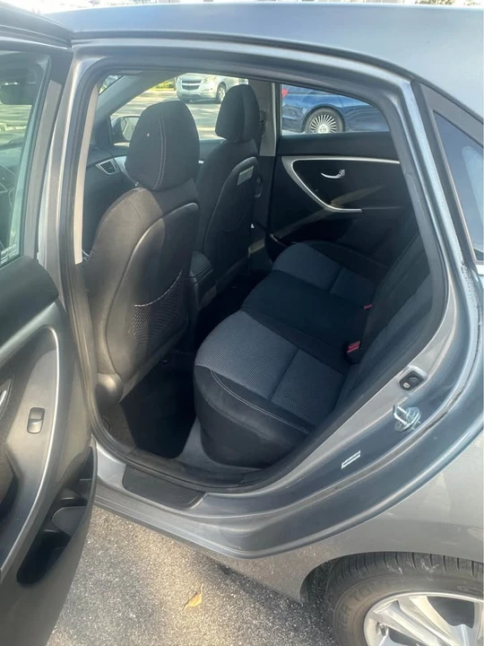 2014 Hyundai Elantra - Image 6 of 14