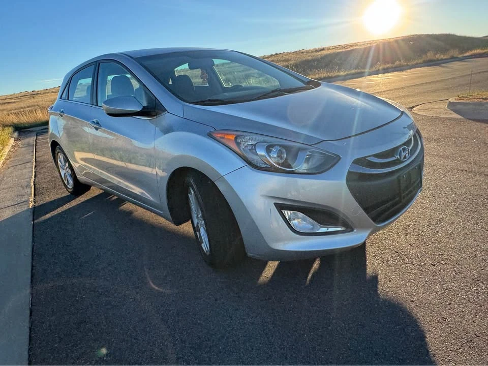 2014 Hyundai Elantra - Image 3 of 18